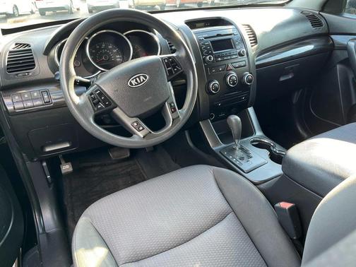 2011 Kia Sorento LX