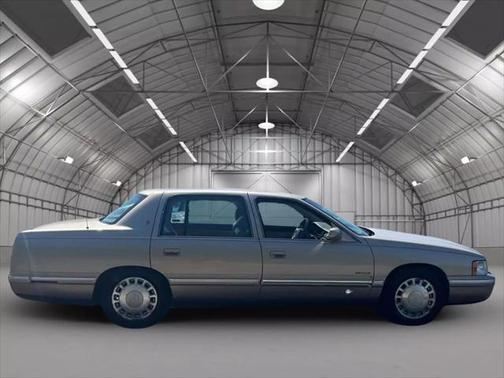 1998 Cadillac DeVille Base