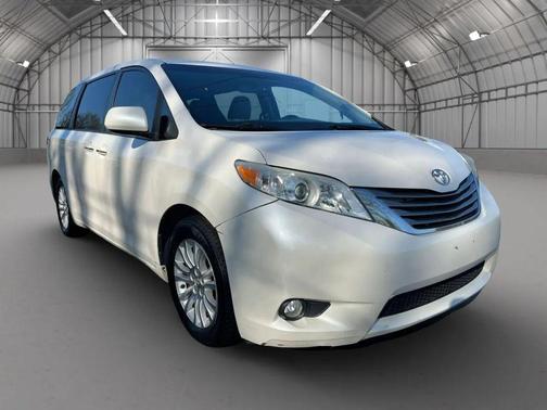 2015 Toyota Sienna XLE