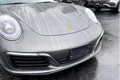 2017 Porsche 911 Carrera 4