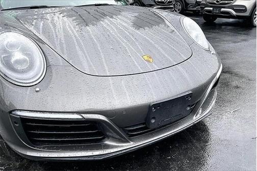 2017 Porsche 911 Carrera 4