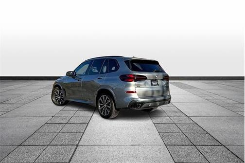 2024 BMW X5 M60i