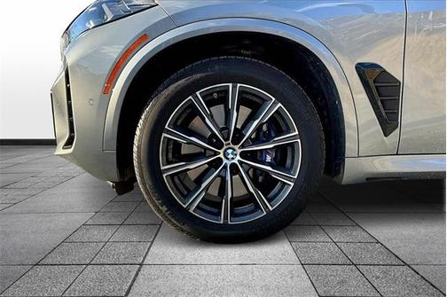 2024 BMW X5 M60i