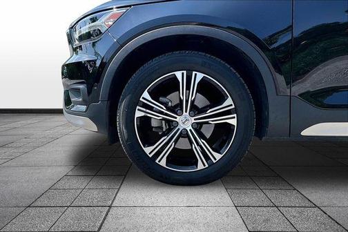 Black Stone 2022 Volvo XC40 T5 Inscription