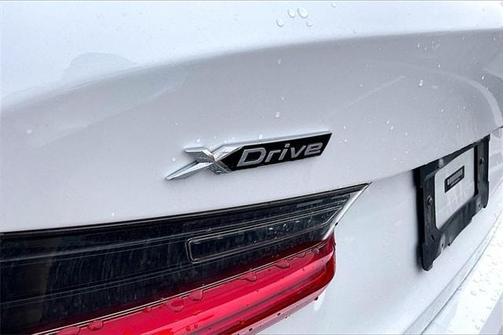 2020 BMW 330 i xDrive