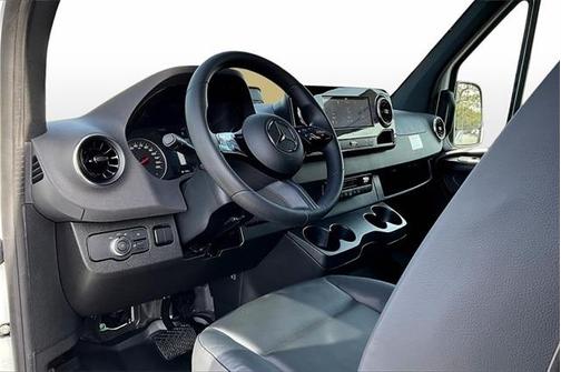 2026 Mercedes-Benz Sprinter 2500 ROOF 144IN WB