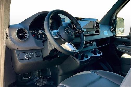 2025 Mercedes-Benz Sprinter 2500 Standard Roof