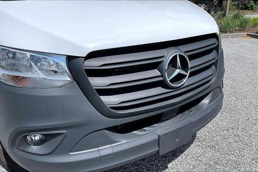 Arctic White 2025 Mercedes-Benz Sprinter 2500 170 WB