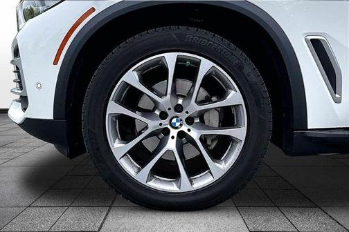 Alpine White 2023 BMW X5 xDrive40i