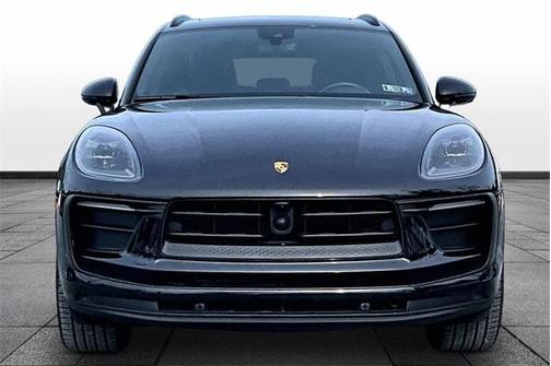 2022 Porsche Macan 