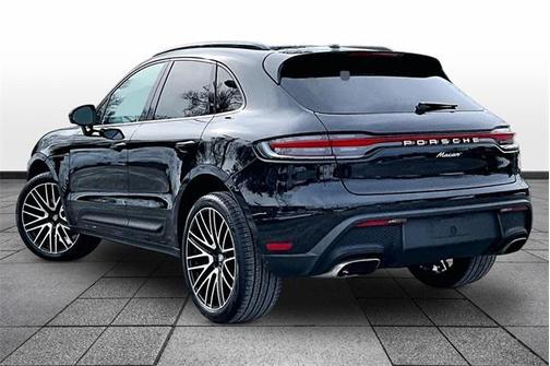 2022 Porsche Macan 