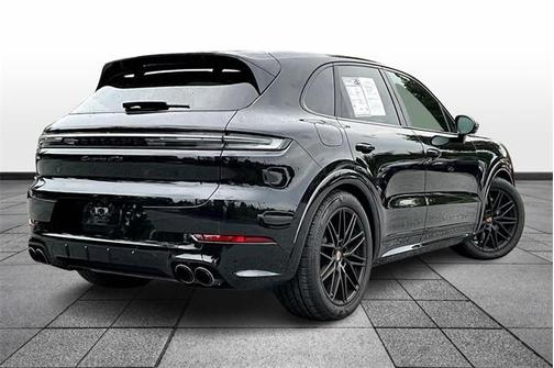 2025 Porsche Cayenne GTS
