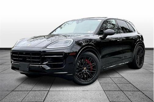 2025 Porsche Cayenne GTS