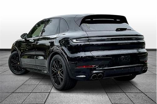 2025 Porsche Cayenne GTS