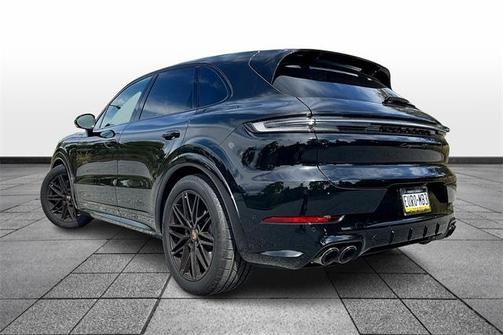 2025 Porsche Cayenne GTS