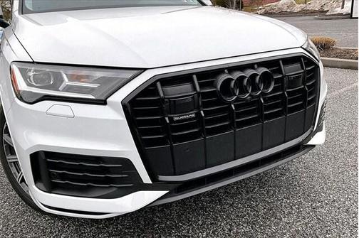 2023 Audi Q7 45 Premium Plus