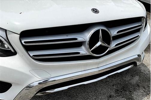 2018 Mercedes-Benz GLC 300 Base 4MATIC