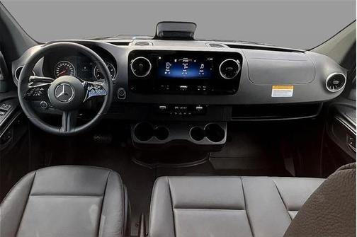 2025 Mercedes-Benz Sprinter 2500 Standard Roof