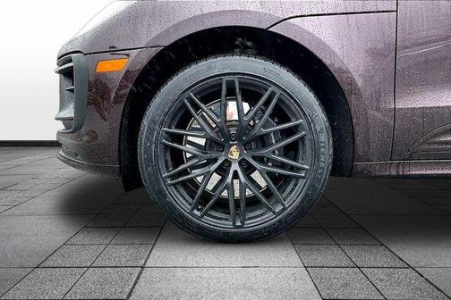 Copper 2024 Porsche Macan GTS