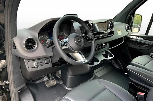 2025 Mercedes-Benz Sprinter 2500 Standard Roof