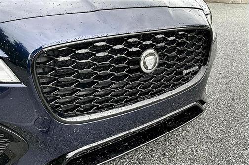 2024 Jaguar XF R-Dynamic SE