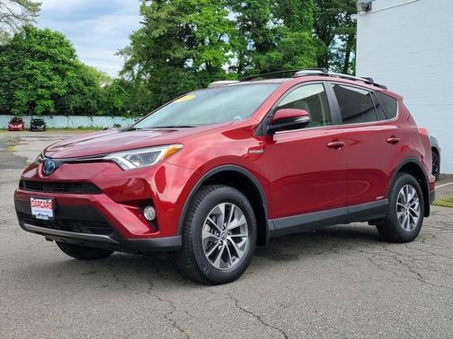 Photo 3 of 26 of 2018 Toyota RAV4 Hybrid XLE