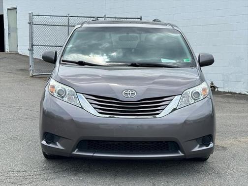2017 Toyota Sienna SE
