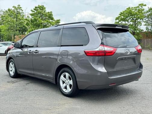 2017 Toyota Sienna SE