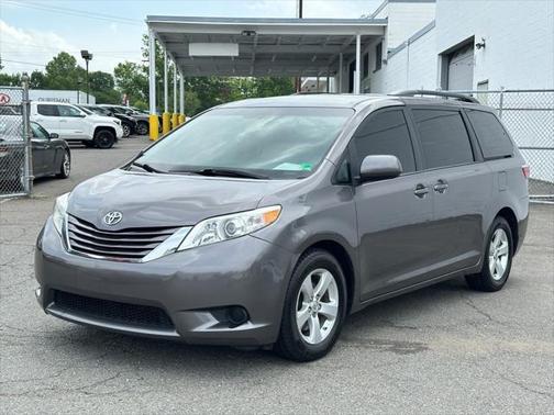2017 Toyota Sienna SE