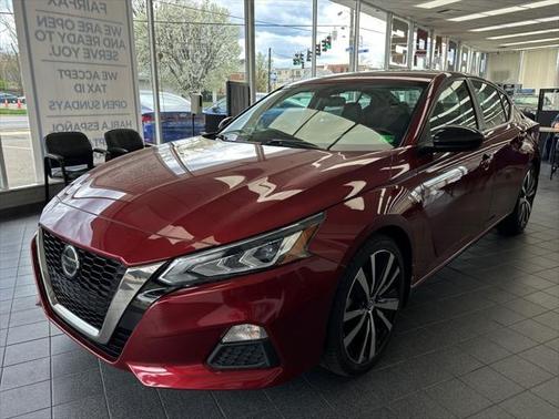 2022 Nissan Altima SR FWD