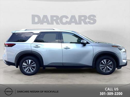 2022 Nissan Pathfinder SL 4WD