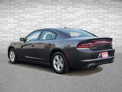Photo 3 of 30 of 2020 Dodge Charger SXT