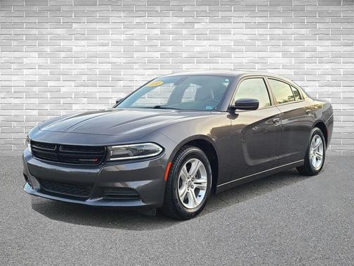 Photo 2 of 30 of 2020 Dodge Charger SXT