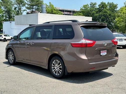 2018 Toyota Sienna XLE
