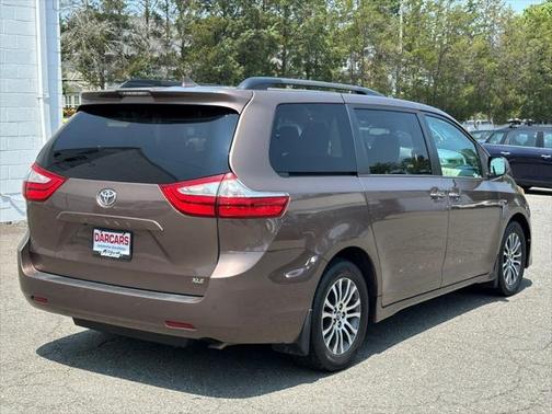 2018 Toyota Sienna XLE