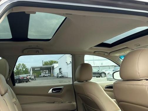 2015 Nissan Pathfinder SL