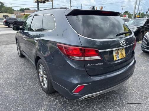 2017 Hyundai SANTA FE SE