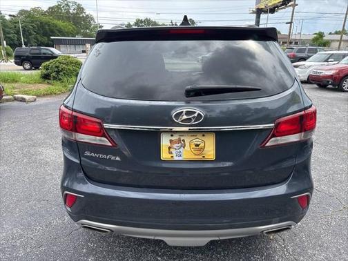2017 Hyundai SANTA FE SE