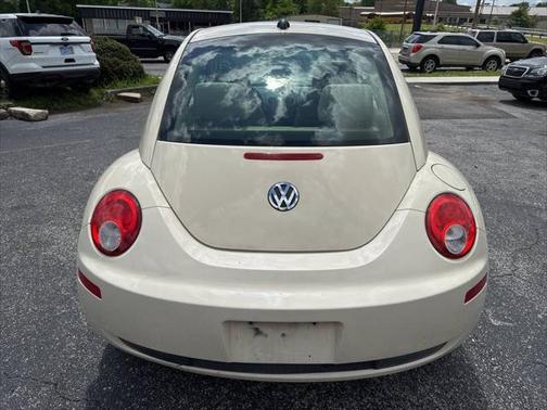 2008 Volkswagen New Beetle SE