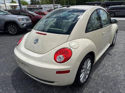 2008 Volkswagen New Beetle SE