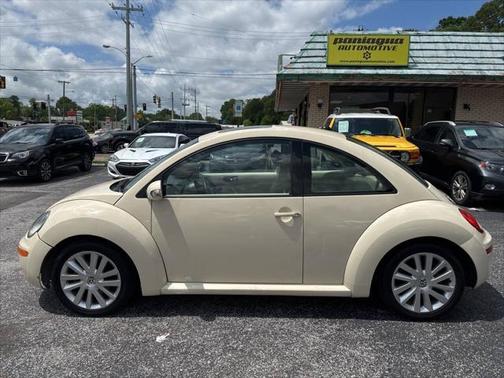 2008 Volkswagen New Beetle SE