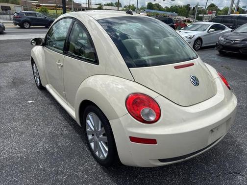 2008 Volkswagen New Beetle SE