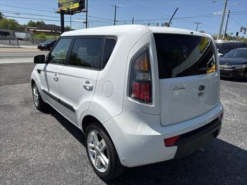 2011 Kia Soul +