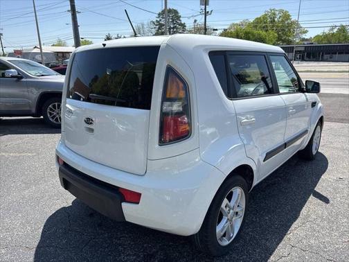 2011 Kia Soul +