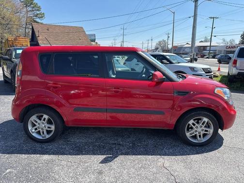 2011 Kia Soul +