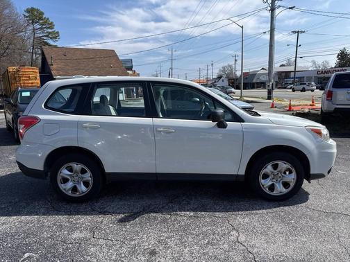 2016 Subaru Forester 2.5i