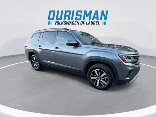 Platinum Gray Metallic 2023 Volkswagen Atlas 2.0T SE