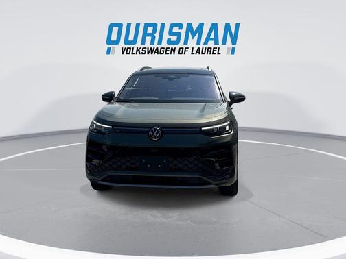 Avocado Green w/Deep Black Roof 2026 Volkswagen Tiguan 2.0T SEL R-Line 4MOTION