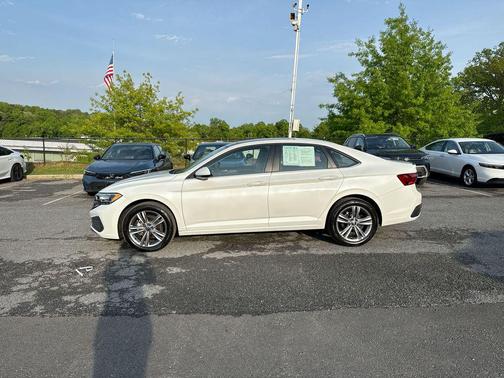 Opal White 2023 Volkswagen Jetta 1.5T SE