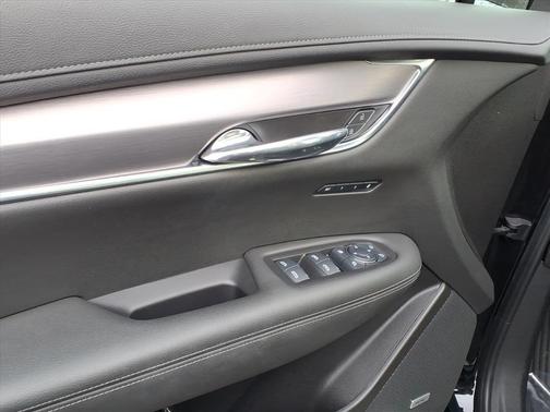 2023 Cadillac XT6 Luxury FWD